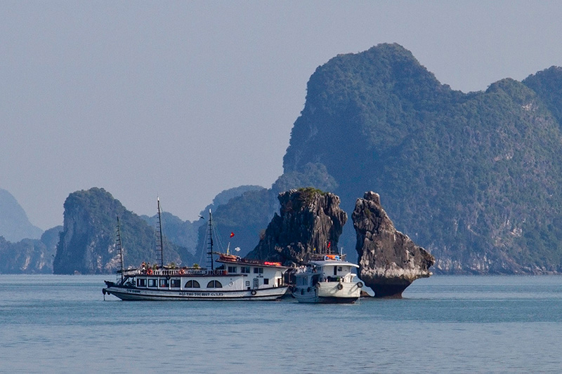 trong mai islet halong bay