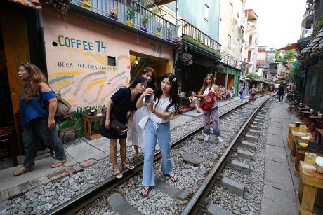 hanoi train street